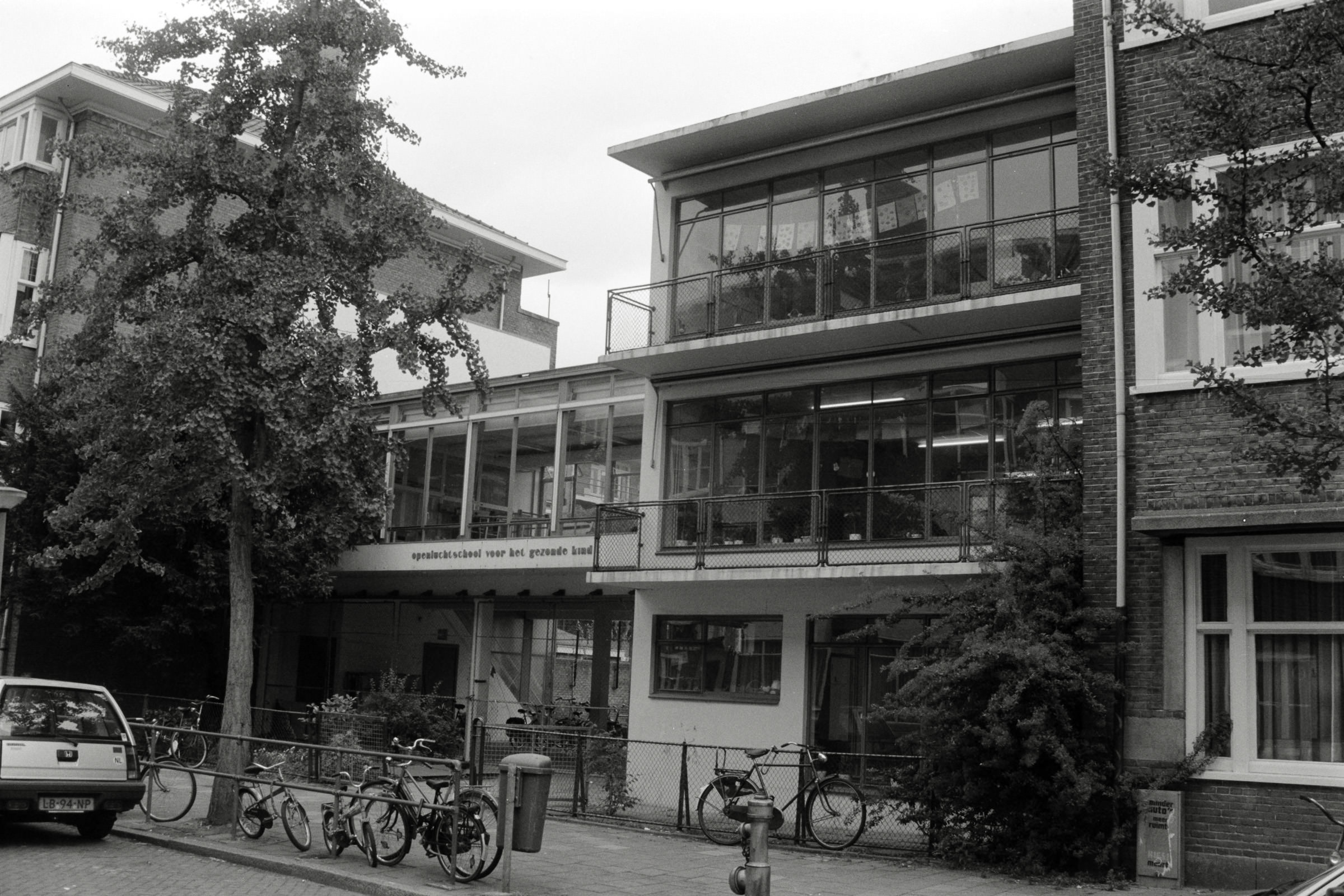 AHP F1992 06 004 sc250507 img36 NLP